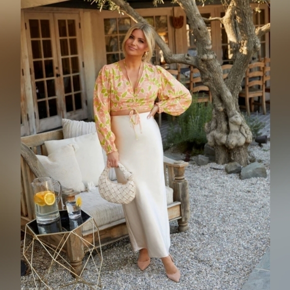 BNWT Vici Dolls Floral Adjustable Crop Top - Women's Size Medium - Picture 4 of 8